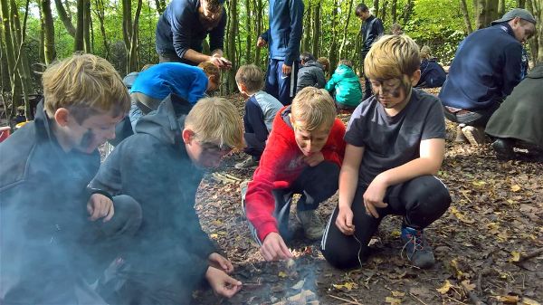 Year 6 teambuilding activities at Rugged Earth